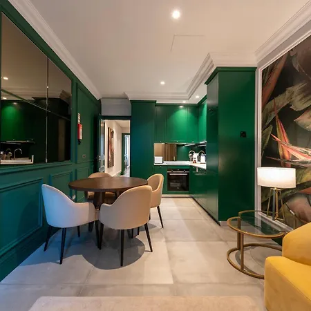 شقة Cosy Flat In With Private Patio & Garden Area By Lisbeyond بورتو