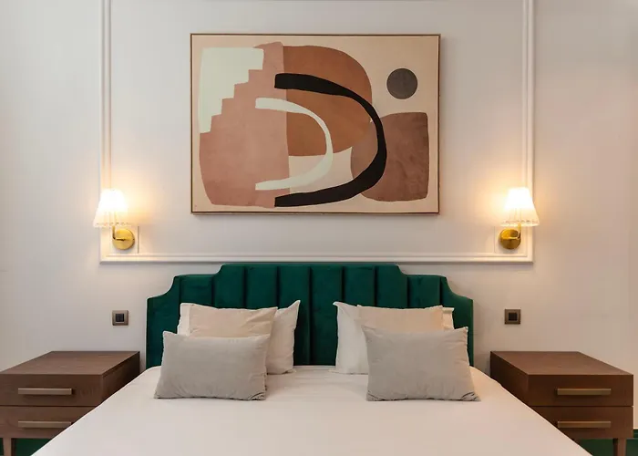 Cosy Flat In With Private Patio & Garden Area By Lisbeyond شقة بورتو