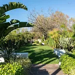 Cosy Flat In With Private Patio & Garden Area By Lisbeyond شقة بورتو