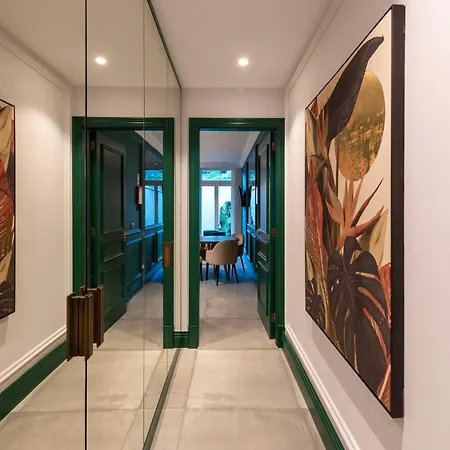Cosy Flat In With Private Patio & Garden Area By Lisbeyond Lejlighed *