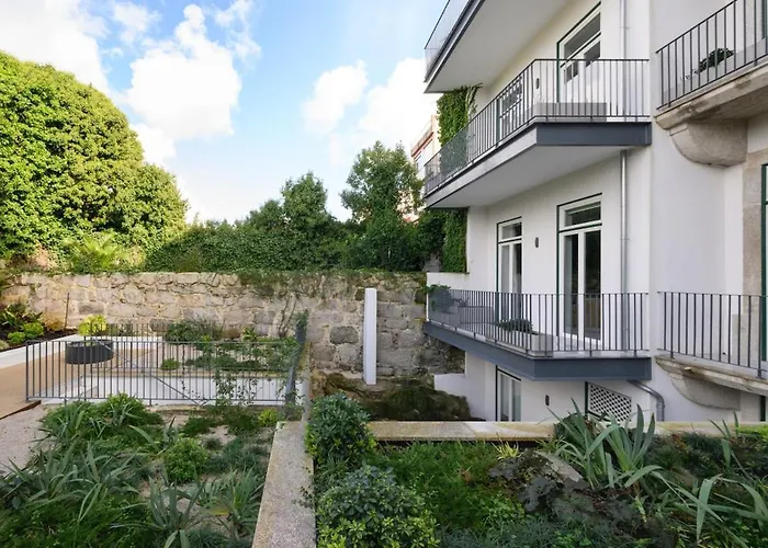 Cosy Flat In With Private Patio & Garden Area By Lisbeyond Porto