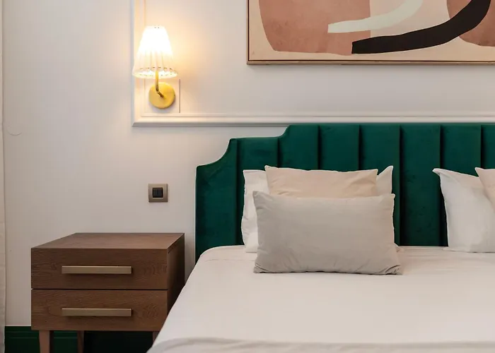 Cosy Flat In With Private Patio & Garden Area By Lisbeyond Apartament