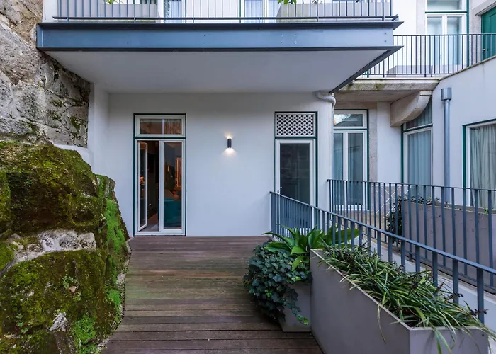 Cosy Flat In With Private Patio & Garden Area By Lisbeyond Πόρτο