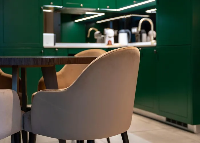 Cosy Flat In With Private Patio & Garden Area By Lisbeyond Διαμέρισμα *