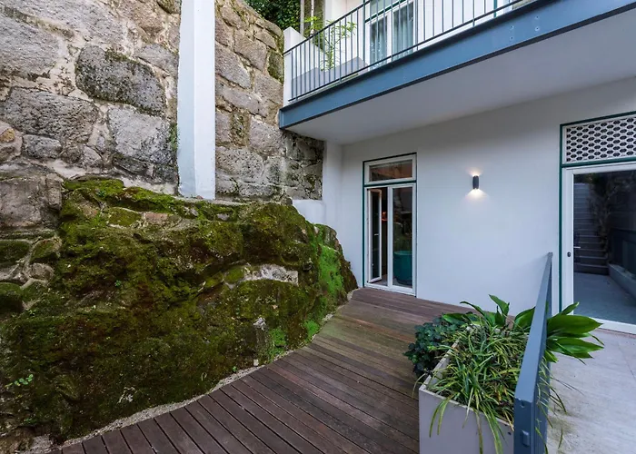 Cosy Flat In With Private Patio & Garden Area By Lisbeyond Apartament *